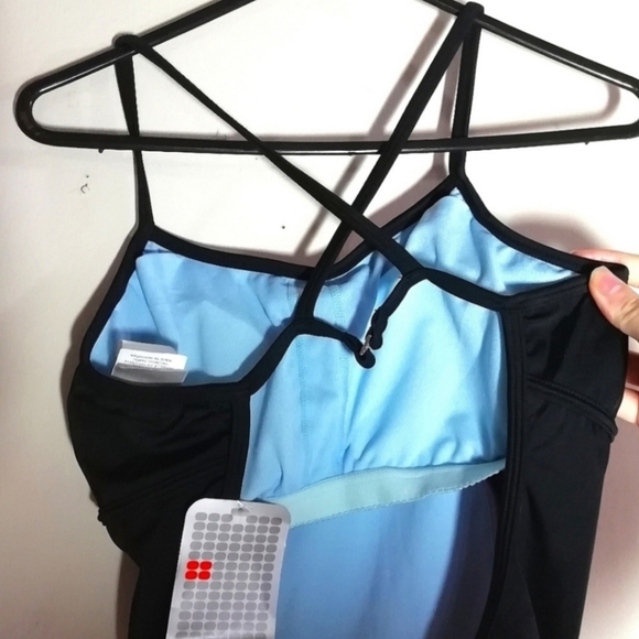 NWT! Nike One Piece Swimsuit - Picture 6 of 13